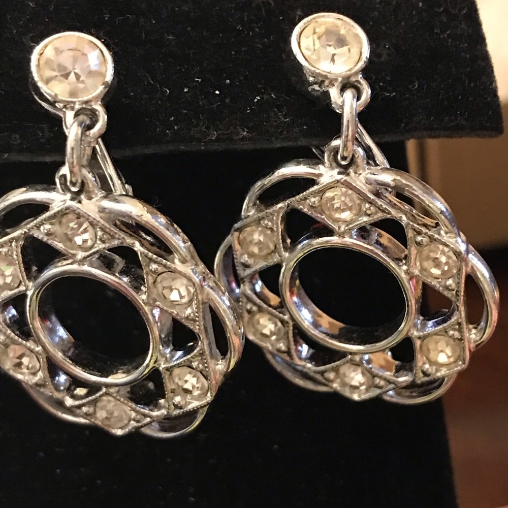 Clip On Sara Coventry Silver Tone Round Filigree Drop Earrings with Clear Stones - Picture 6 of 12